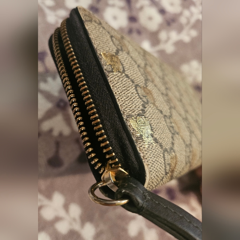 Gucci GG Supreme Bees Zip Around Wallet - Picture 4 of 11
